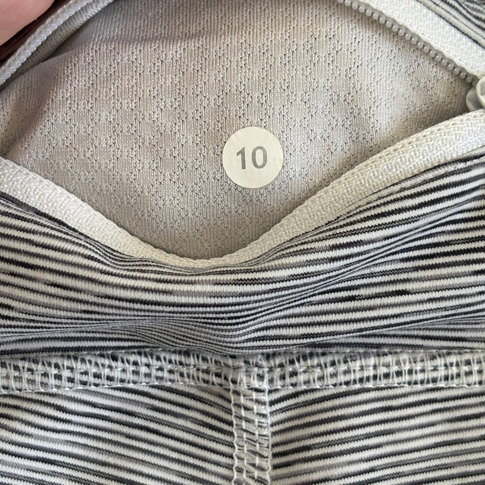 Lululemon Run: Fast And Free Crop Wee Are From Space White Combo - Size: 10 - Picture 6 of 11